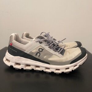 On Running Women's Athletic Shoes - Cream and Gray